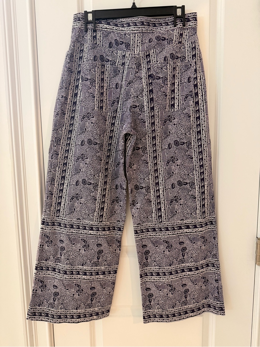 Julia Amory-Navy patterned cropped barrel pants-Medium - Picture 2 of 5